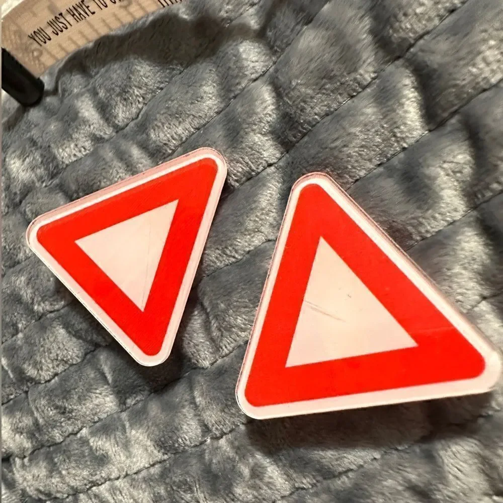 Hair Clip 2 Pcs NEW unique red rectangle